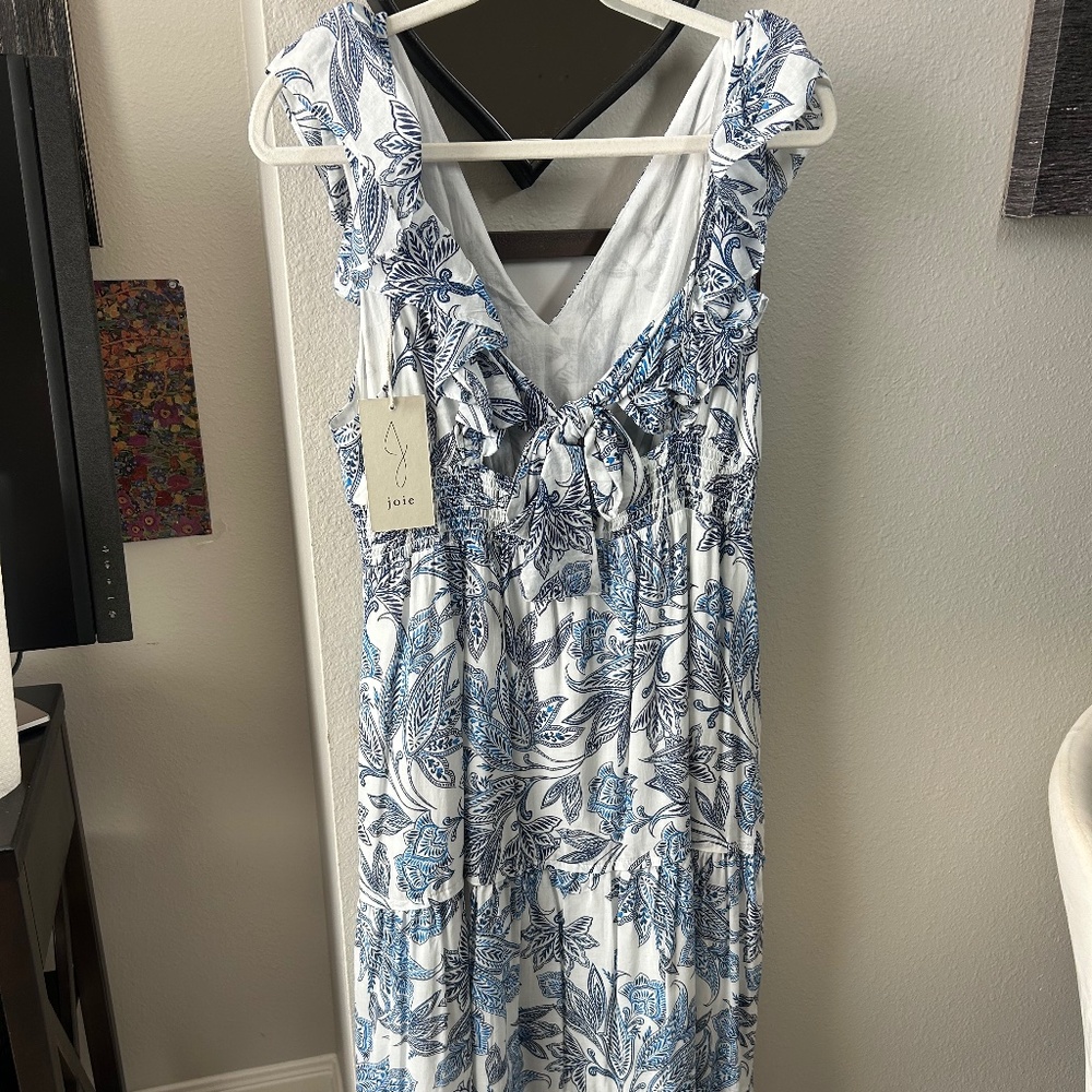 Beautiful print dress.